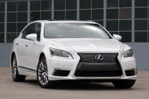 Lexus LS600h L 2013 года